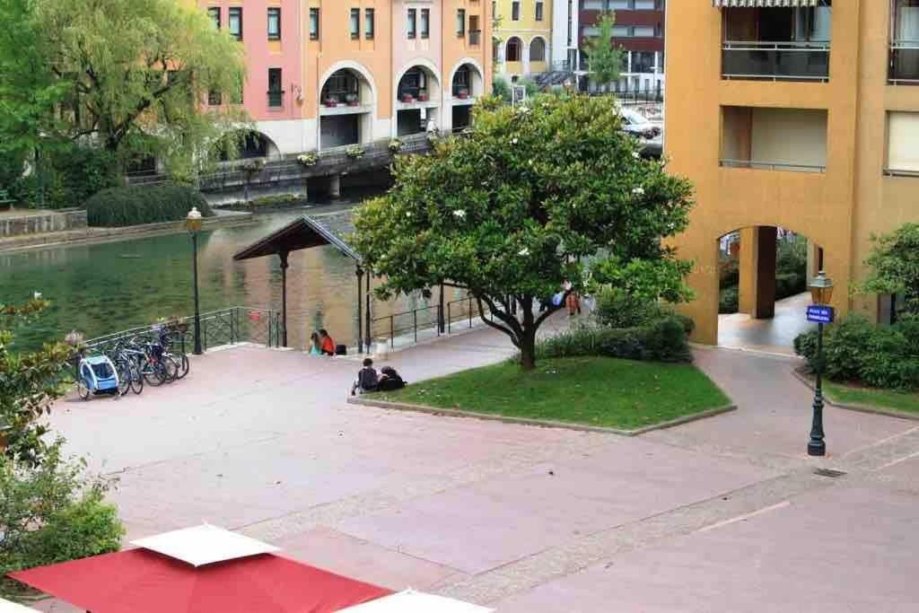 Reve De Jade Devant Le Canal Annecy Eksteriør billede